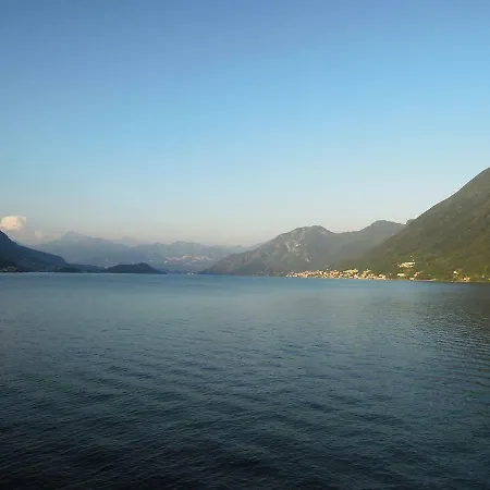 Charming House With Private Dock On Apartamento