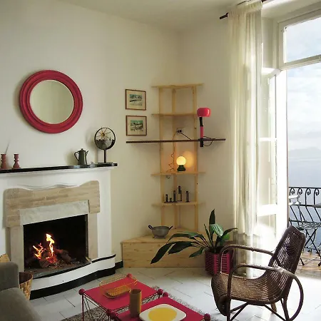 Apartamento Charming House With Private Dock On