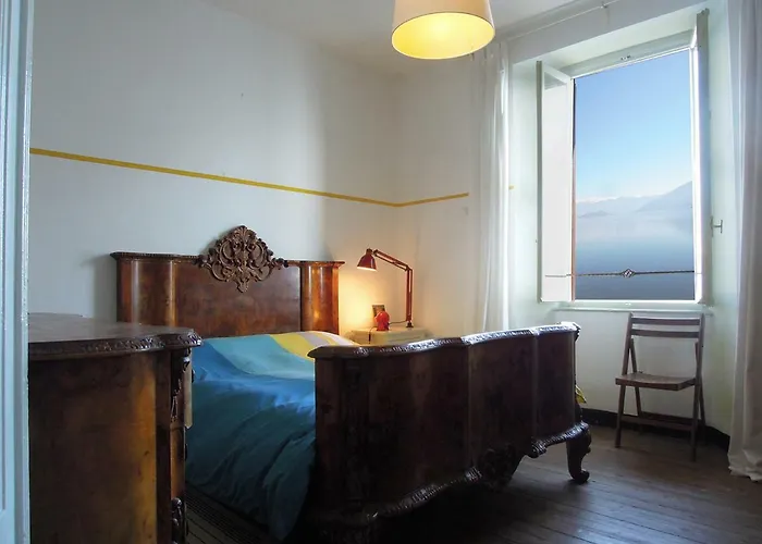 Charming House With Private Dock On * Argegno