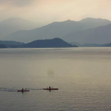 Charming House With Private Dock On 아파트