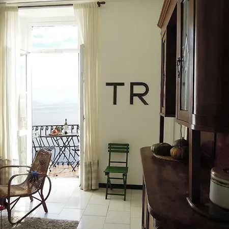 Charming House With Private Dock On *