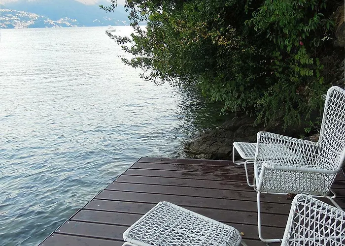 Charming House With Private Dock On Apartment