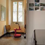 Appartement Charming House With Private Dock On *