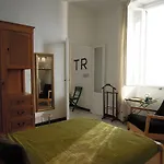 Appartement Charming House With Private Dock On *