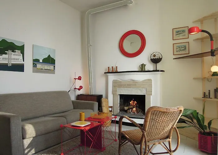 Charming House With Private Dock On Argegno
