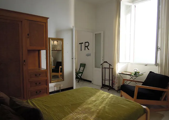 Appartement Charming House With Private Dock On *