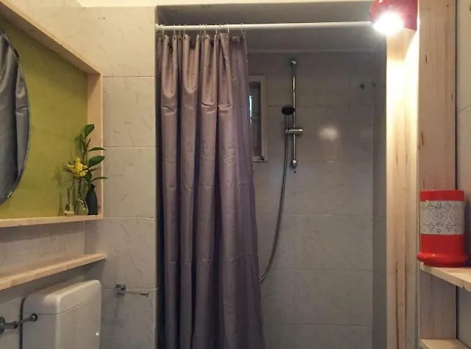 Appartement Charming House With Private Dock On *